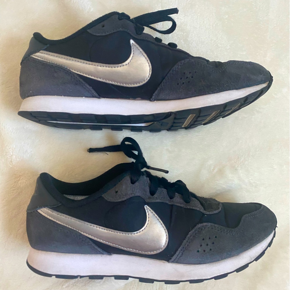 Nike sneakers. 4.5 Y.